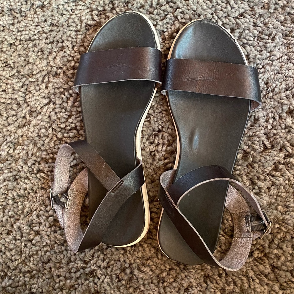 Black strap sandals